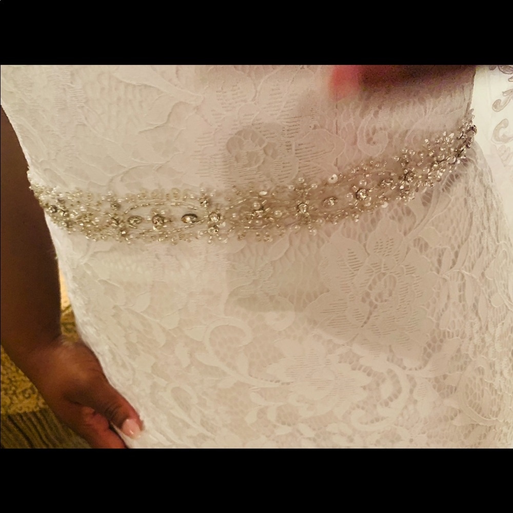 Wedding Dress - Picture 4 of 9